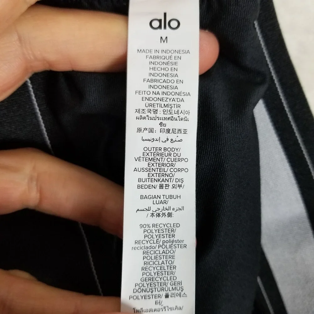 Alo Yoga Activewear Shorts Women Size Medium Black Elastic Logo Waistband